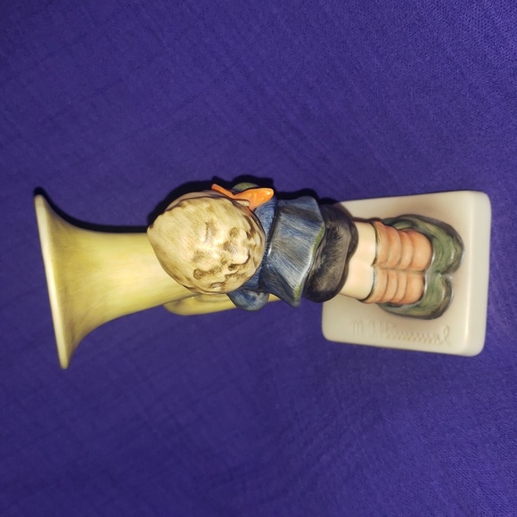 *Vintage*Retired* "The Tuba Player" M.I. Hummel Figurine: Goebel (1983) - Picture 5 of 9